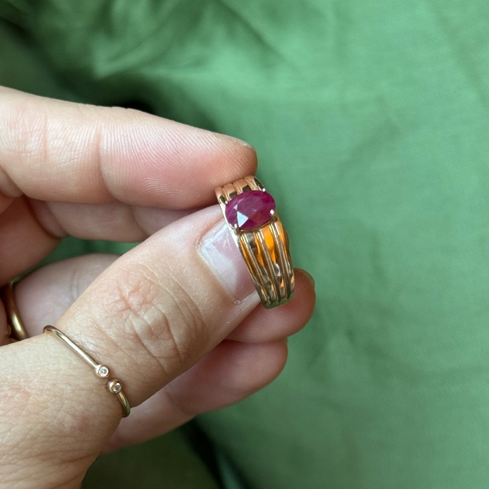 10k Yellow Gold and Ruby Solitaire Gemstone Ring